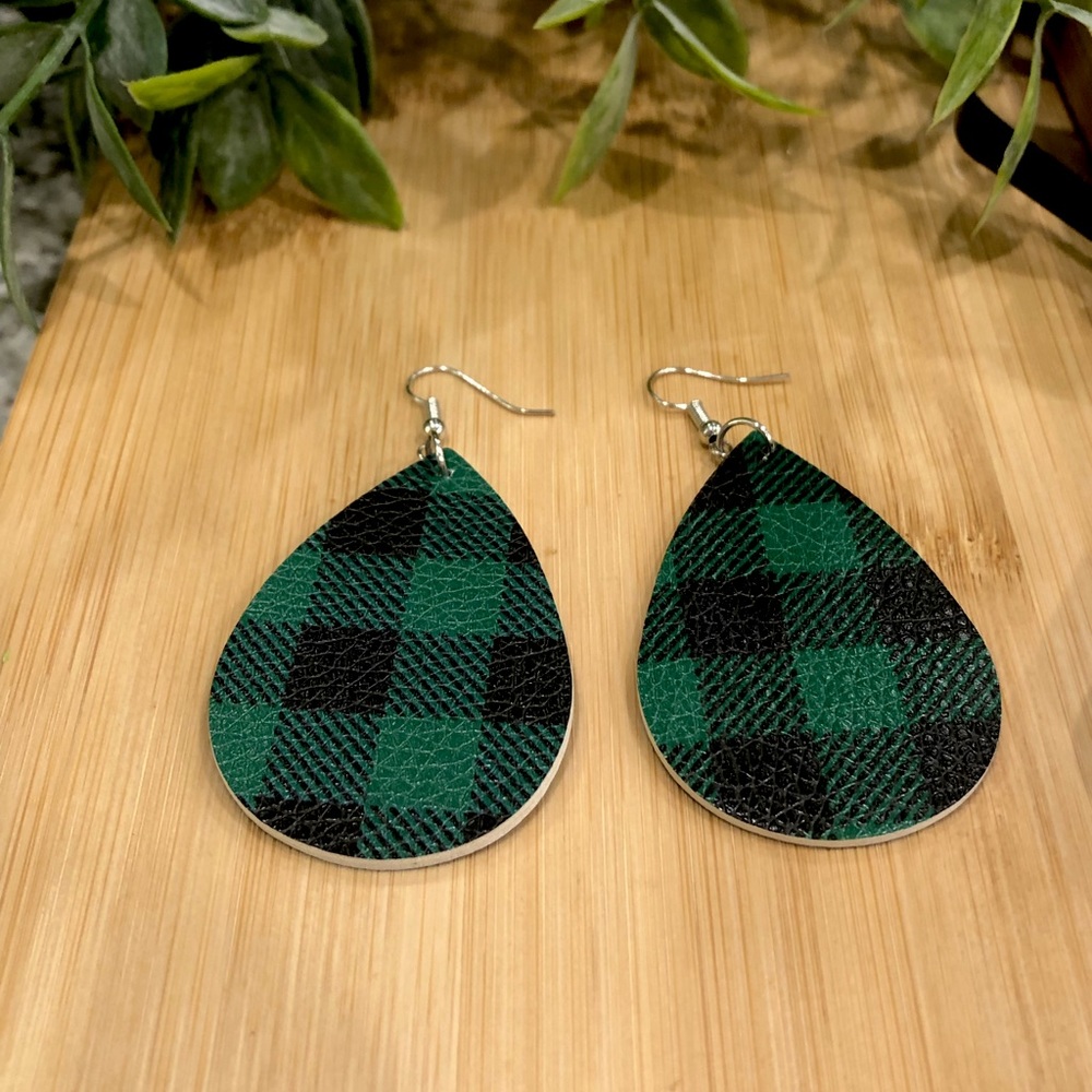 Tear drop dangle earrings